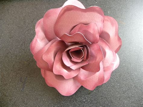 Aug 08, 2020 · learn how to make giant paper sunflowers out of cardstock. cricut giant flowers | How to make paper flowers, Fabric ...