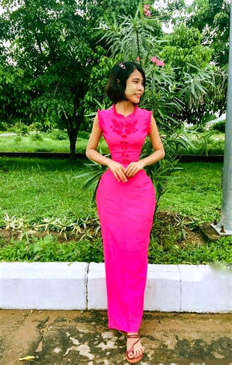 Pin By Self On Myanmar Girl Su Mo Mo Naing With Myanmar Dress Myanmar Women Clothes For