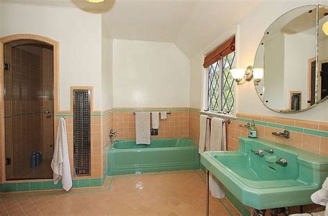 When you are dealing with a style guide, which is largely visual, poor graphics is just unacceptable. Pin by Brett Vapnek on 1940's bathrooms | Pinterest