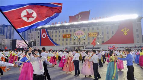 Coreia Do Norte Comemora Aniversário De Seu Fundador Sem Desfile Militar Cnn Brasil