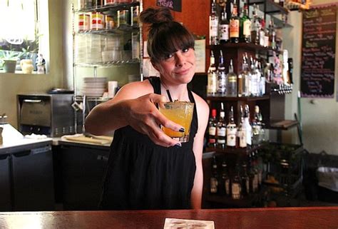 15 Sure Fire Ways To Get On Any Bartenders Bad Side Huffpost