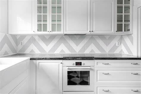 Voy a hablaros de azulejos para cocina, sobre las tendencias actuales de los azulejos de cocina que podremos encontrar en las diferentes tiendas de baldosas cerámicas para la decoración de nuestra. Blatemlux Azulejos amplía su carta de colores | Pinturas ...