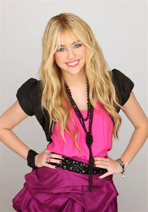 Miley stewart's huge secret is she leads a double as the famous pop singer hannah montana, along with her friend lilly, who also has a double life as lola, hannah's friend. stardreamss: Hannah Montana