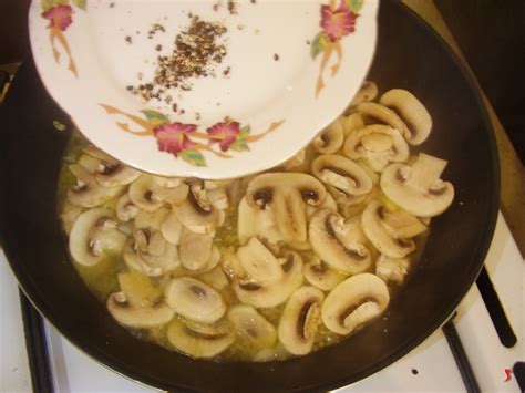 Pappardelle panna prosciutto e funghi piatto pronto in 5 min ingredienti x 4 persone 500 gr pappardelle all'uovo 300 gr funghi. penne funghi e panna - pennette