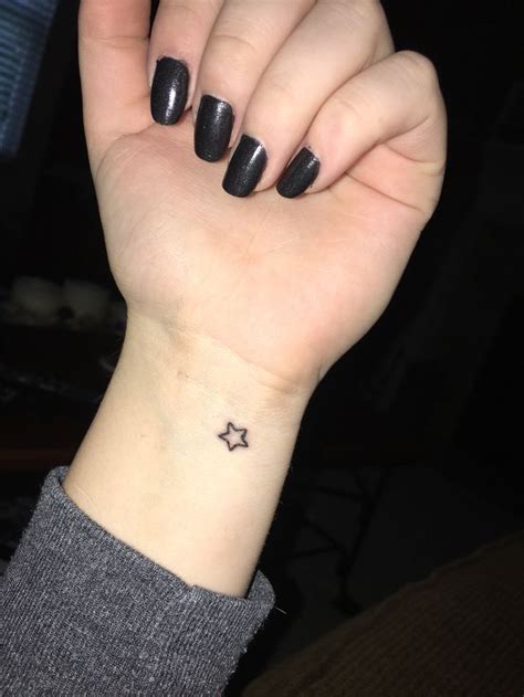 Small Star Tattoo Tatuagens Tatuagem De Estrela Tatuagem