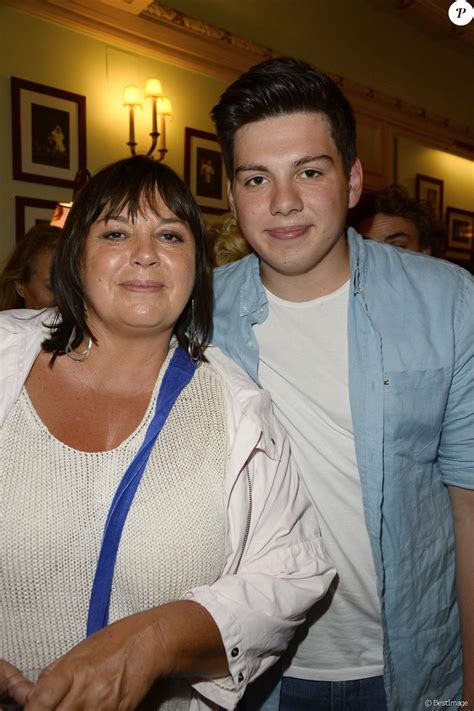 Michèle Bernier et son fils Enzo Gaccio Générale de la pièce de théâtre Le Mensonge au théâtre