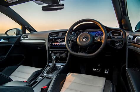 Volkswagen Golf R Review (2020) | Autocar