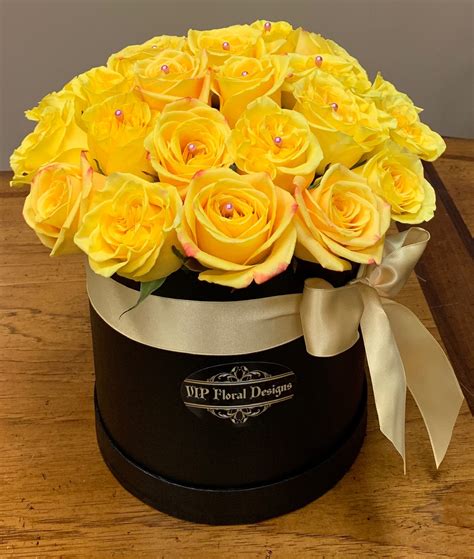 Yellow Roses In A Hat Flower Box Vip Floral Designs