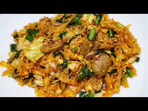 Resep tumisan ayam nyemek ini pernah saya share di buku ketiga jtt, '90 resep masakan rumahan untuk 30 hari', dan malam itu saya masak ulang kembali. Resep Indomie Goreng Pedas Spesial - Resep Kekinian