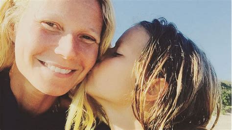 Gwyneth Paltrow Shares Adorable Beach Selfie With Daughter Apple On
