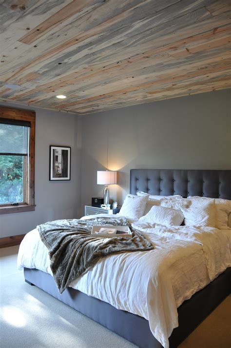 Give your bedroom a soft, rustic and rural touch. Modern Rustic Bedroom Retreats | MountainModernLife.com