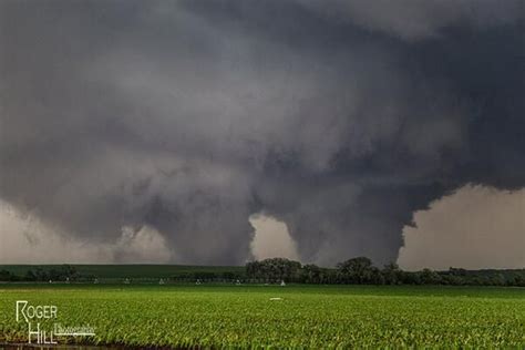Roger Hills Incredible Photo Of The Twin Wedge Tornadoes Northeast Of