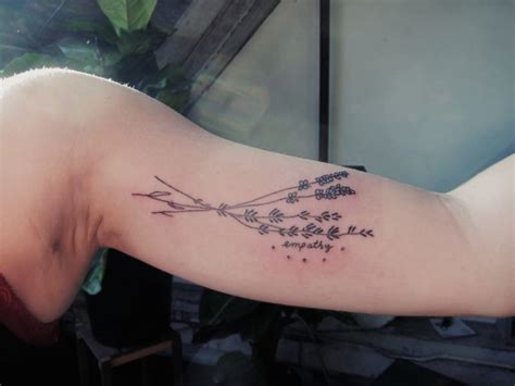 Check spelling or type a new query. Little bundle of thyme & lavender on Lili. Hand-poked ...