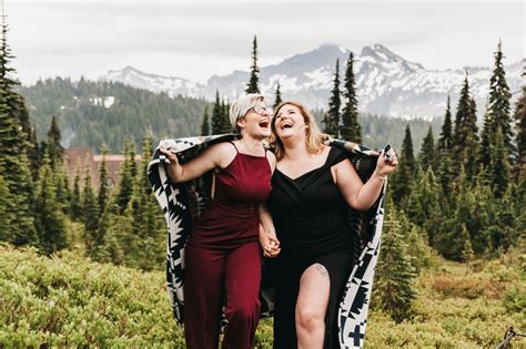 Rainy Mount Rainier Engagement With Images Lesbian Engagement Photos Couple Picture Poses