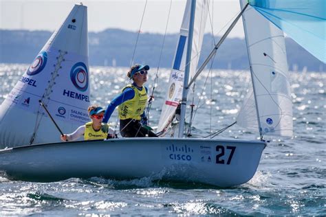 Последние твиты от camille lecointre (@camillelecointr). Voile. La Sablaise Aloïse Retornaz et Camille Lecointre ...