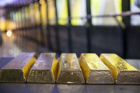 Considerando che tutto il contrario è un brano abbastanza datato, vale la pena ricordare il testo. Tutto l'oro del mondo: ecco chi ha più riserve auree e ...