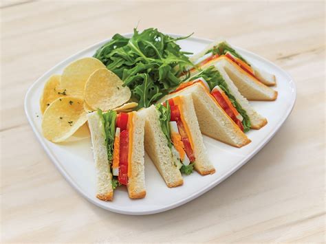 Resep cara membuat sandwich isi telur keju, merupakan salah satu menu sarapan ala barat yang populer. Resep Membuat Sandwich Telur Enak dan Bergizi | Spesial ...