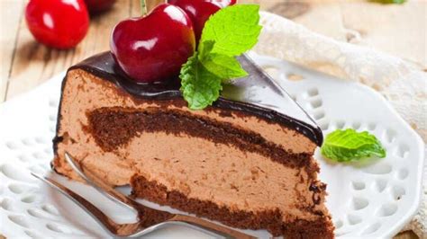 You'd need to walk 685 minutes to burn 2460 calories. Copycat Longhorn Steakhouse Chocolate Mousse Cake Recipe