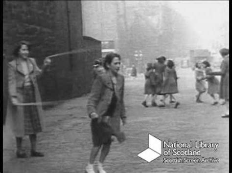 The Singing Street: children playing in Edinburgh (1950s) - YouTube