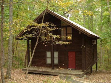 Abe martin lodge also offers 24 rustic sleeping cabins with a total of 51 bedrooms. The Best Log Cabins to Rent in Indiana Are At Brown County ...