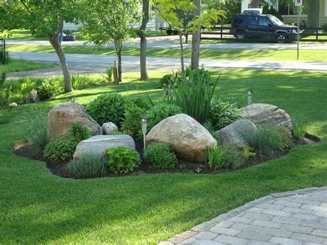 Tips For Landscaping With Rocks And Boulders Large Yard Landscaping