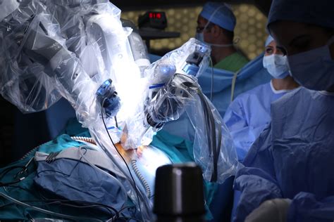 Doctors Perform The First Robotic Surgery To Remove Kidney Cancer