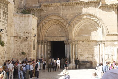 عن أبي أمامة الباهلي رضي الله عنه قال : كنيسة القيامة | Enjoy Jerusalem