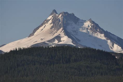 Search Underway For Two Climbers On Mount Jefferson