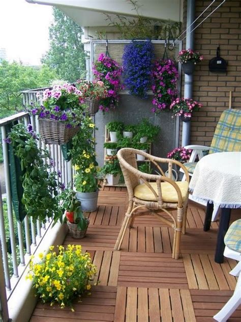 68 Wonderful Small Apartment Balcony Decor With Beautiful Plant 2019