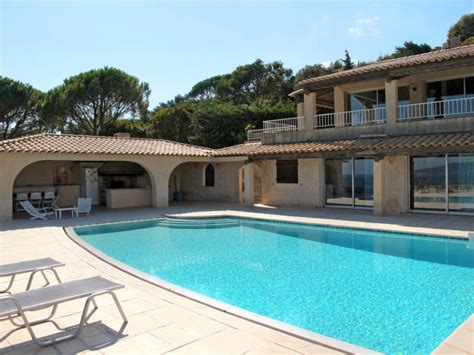 Location de gîtes pas cher. Maison avec piscine et superbe vue, Cavalaire sur Mer - Noorea