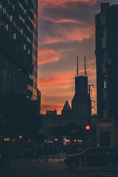 Photo Of City During Dawn · Free Stock Photo