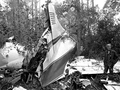 Lynyrd Skynyrd Plane Crash Was 39 Years Ago Today 979 The Loop Wlup Fm