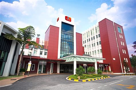 Ara damansara medical centre (admc), with its serene and luxurious ambience, is conveniently located at the junction of petaling jaya and shah alam, right across oasis ara. Home | ADMC
