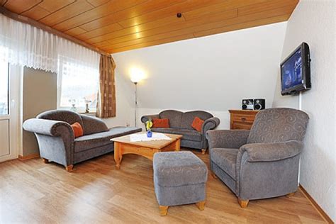 Unsere ferienwohnung kleiner sonnenschein liegt ruhig und doch zentral in bensersiel, gegenüber der nordseetherme (erlebnisbad, saunawelt und fitness) und ist nur wenige meter vom schönen kurpark entfernt. „Ferienhaus Sonnenschein" | urlaubsreisen-in-deutschland.de