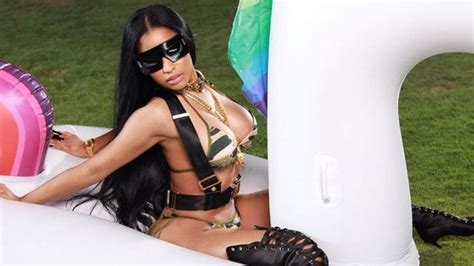 Nicki Minaj Rocks Tiny Bikini In Gucci Manes Make Love Music Video