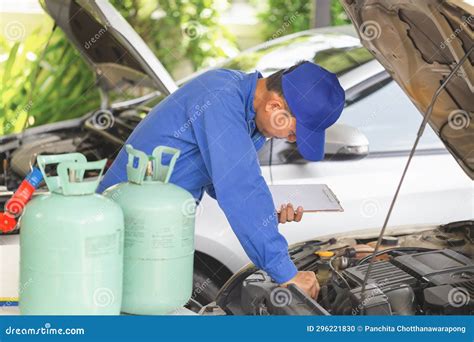 Car Air Conditioning Repair, Technician Checked Car Air Conditioning
