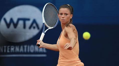 Compie oggi 75 anni monica giorgi, tennista, anarchica, femminista, scrittrice. Classifica WTA: Giorgi n.74, Trevisan n.83, Paolini n.95
