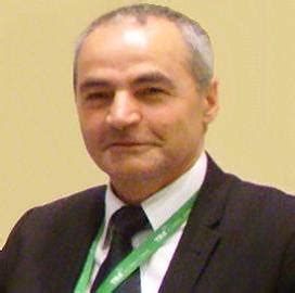 În schimb, chirică a vorbit despre posibilitatea de a se retrage din politică. Profesorul suspect de plagiat Ionel Chirică a demisionat ...