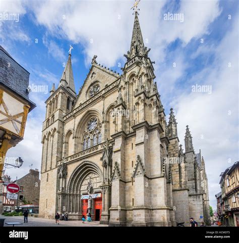 Cathedrale Saint Pierre Fotos Und Bildmaterial In Hoher Auflösung Alamy