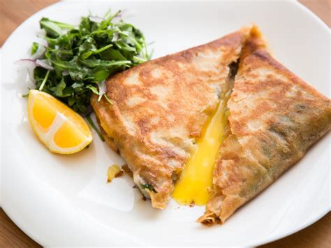 Recette de toasts aux oignons caramélisés et magret de canard | recettes faciles, pas chères et rapides. Brick à l'oeuf : Recette de Brick à l'oeuf - Marmiton
