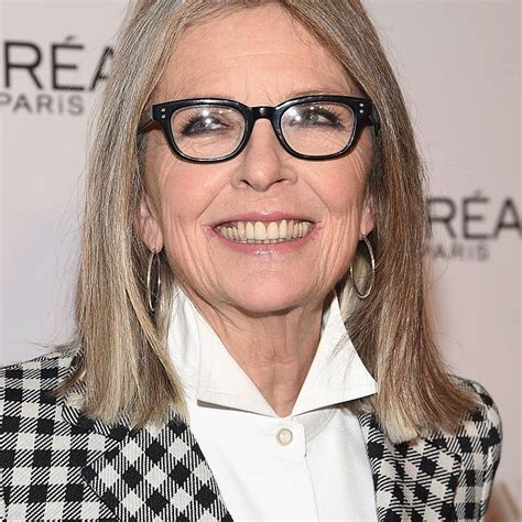 This low maintenance hairstyle was sported by so many women very gracefully over the years. Gorgeous Medium-Length Haircuts for Women Over 50