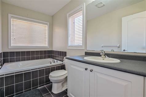 New and used items, cars, real estate, jobs, services, vacation rentals and more virtually anywhere in toronto (gta). 103 Relton Circ, Vales Of Castlemore, Brampton | Move Smartly