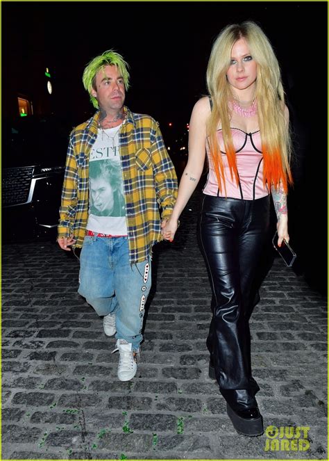 Full Sized Photo Of Avril Lavigne Mod Sun Party In Nyc 03 Photo
