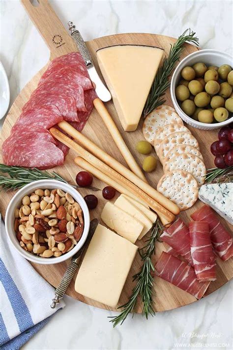 How To Make The Perfect Meat And Cheese Tray