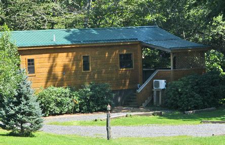 At blue ridge parkway cabin rentals, we offer two pristine cabins near grandfather mountain that feature impressive mountain vistas and luxury amenities. "Off the Map" Vacation Cabin | NC Mountain Cabin Rentals ...