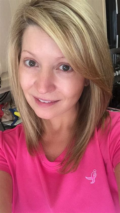 S.A. anchors without makeup