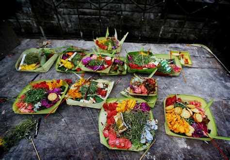 Decoding The World Of Balinese Hindu Offerings Indoneo