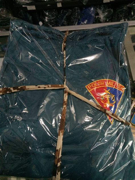 Turtle neck => jenis kaos ini mirip sweater pada bagian kerahnya. Jual Kaos dalam PDL PDH TNI AL Pomal PM Pom Provos Provost ...