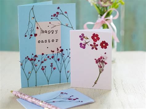 Maybe you would like to learn more about one of these? How to make: Easter cards with flowers