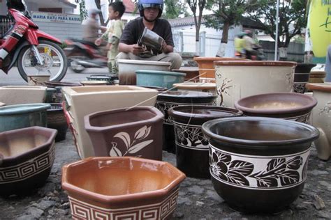 Pot Bunga | ANTARA Foto